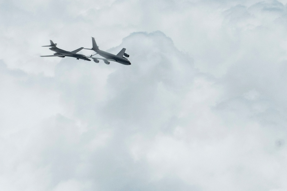 B-1B bombers integrate with U.S., Turkish tankers over Black Sea