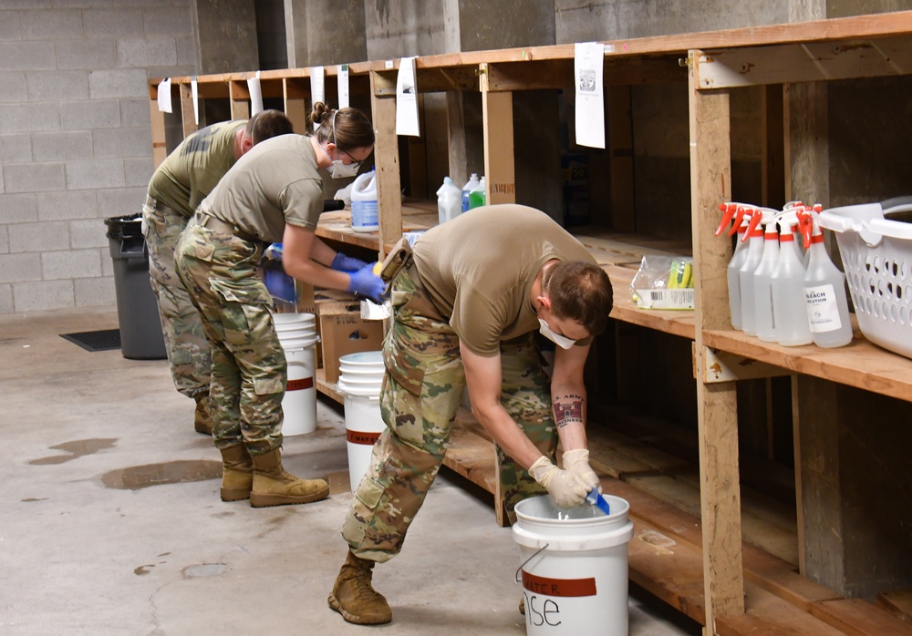 Wisconsin National Guard Soldiers and Airmen Assist Isolation Facilities in Milwaukee, Wis.