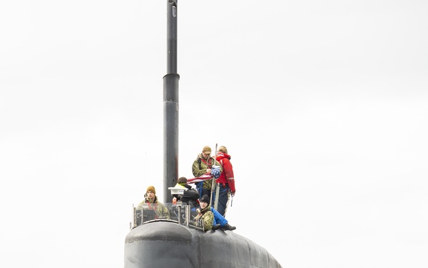 USS HENRY M. JACKSON Marks 100th Patrol on Senator Jackson’s 108th Birthday By Commander Nathan Luther, USN Commanding Officer, USS HENRY M. JACKSON (SSBN 730)(BLUE)