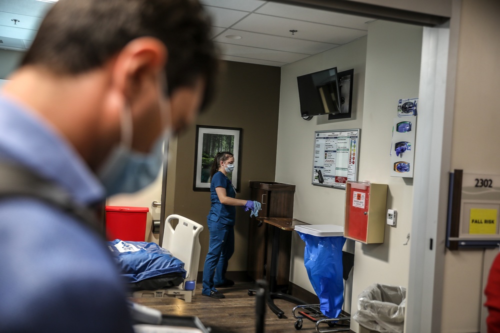 Romanian Military Delegation Tours Alabama Hospital.