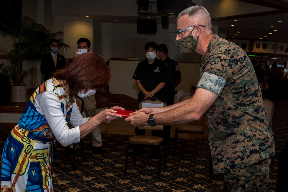 U.S. Marine Corps Col. Jason Perry relinquishes command to U.S. Marine Corps Col. Matthew Tracy