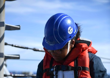 USS Blue Ridge Conducts UNREP with USNS Tippecanoe