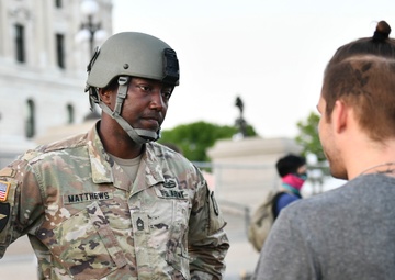 National Guard Soldier eases tensions with protesters in Minnesota
