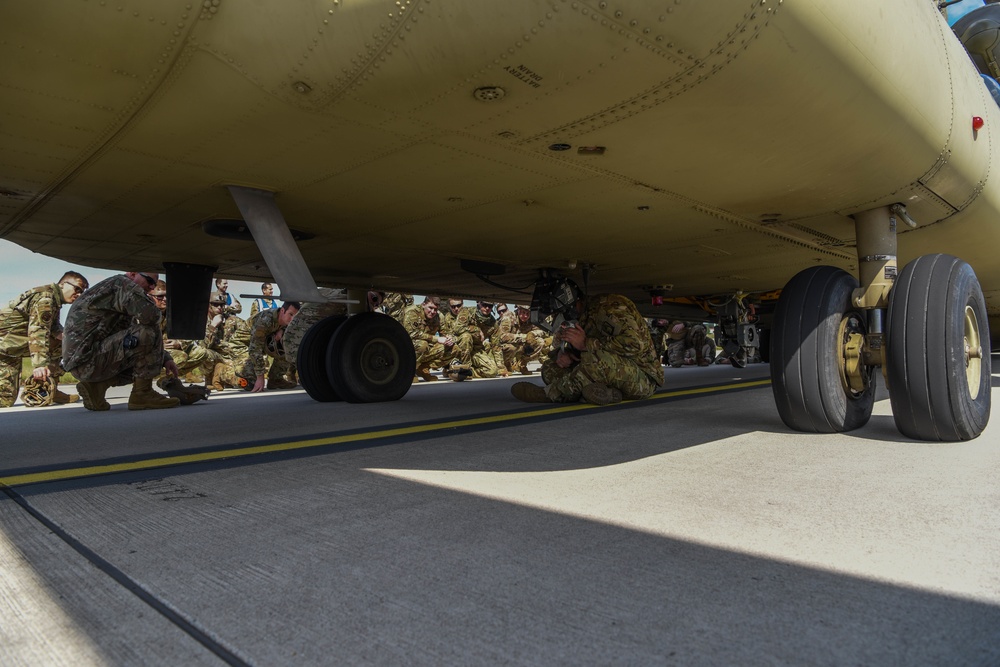 Agile Wolf 20-04: 435th CRG practices sling load ops