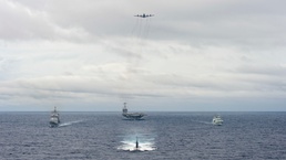 USS Harry S. Truman (CVN 75) transits the Atlantic Sea