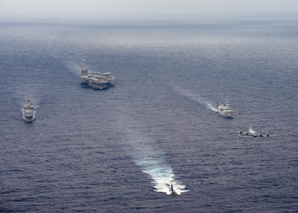 USS Harry S. Truman (CVN 75) transits the Atlantic Sea