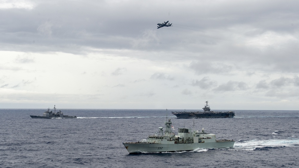 USS Harry S. Truman (CVN 75) transits the Atlantic Sea