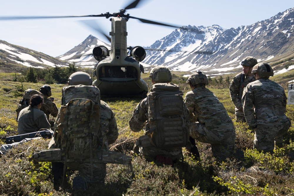 Battlefield Airmen, Army aviators and pathfinders conduct airborne training at JBER