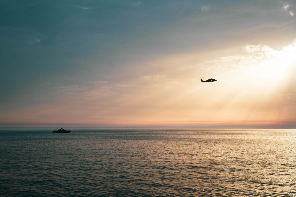 A Sikorsky SH-60S Sea Hawk