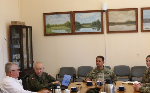 2ABCT Commander visits Mayor of Ińsko