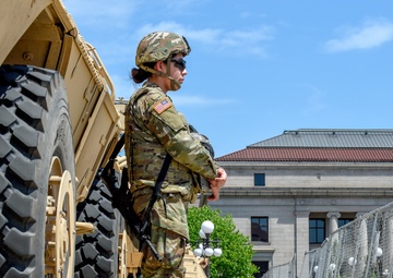 Minnesota Guardsmen Respond to Civil Unrest