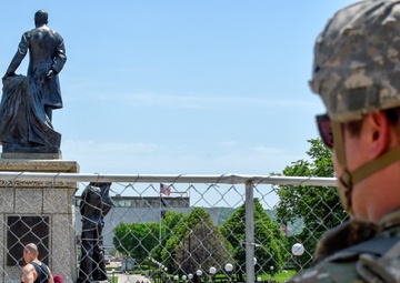 Minnesota Guardsmen Respond to Civil Unrest