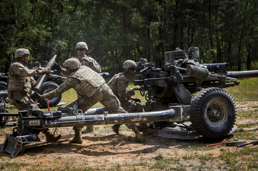 4th Battalion, 319th Airborne Field Artillery Regiment conducts &quot;Killer Junior&quot; live-fire exercise