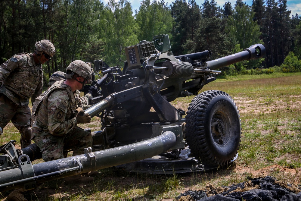 4th Battalion, 319th Airborne Field Artillery Regiment conducts &quot;Killer Junior&quot; live-fire exercise