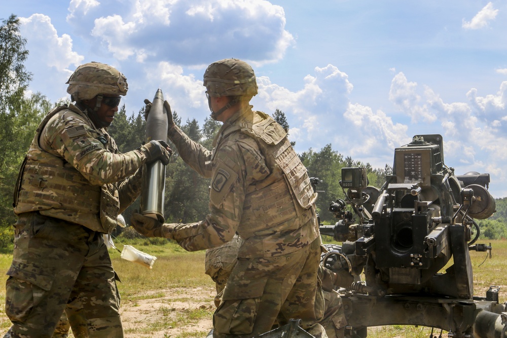 4th Battalion, 319th Airborne Field Artillery Regiment conducts &quot;Killer Junior&quot; live-fire exercise