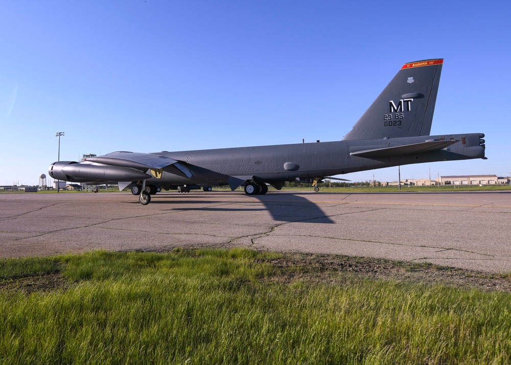 DVIDS - Images - B-52H Stratofortresses Integrate With Norwegian ...