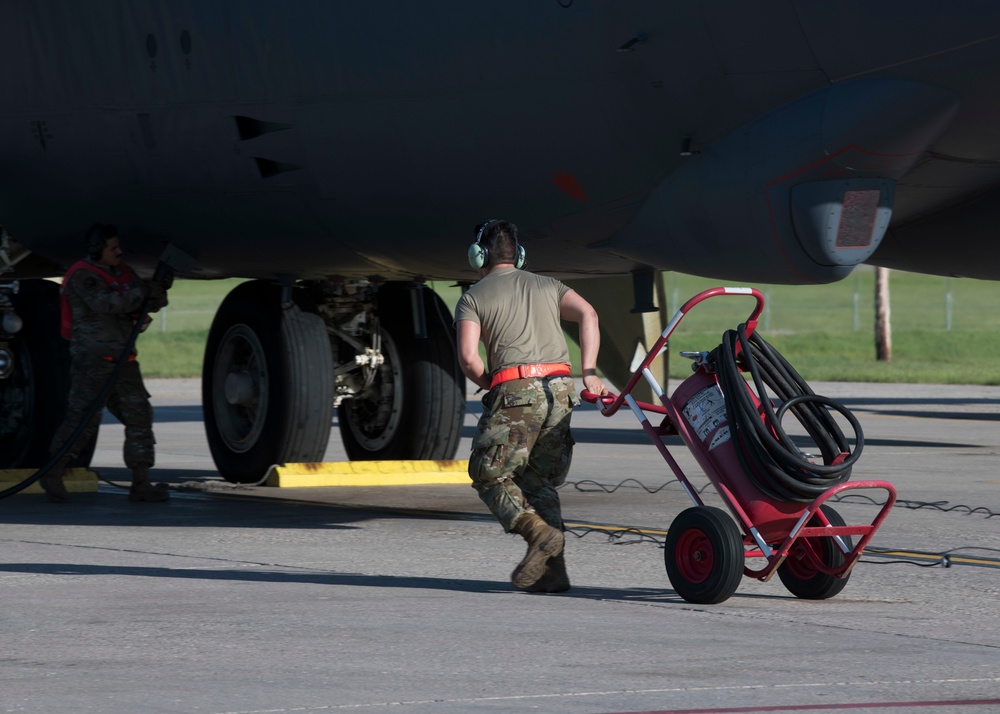 B-52H Stratofortresses integrate with Norwegian aircraft in high North