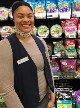 Oceana Commissary manager among 25 recipients of United Fresh national recognition