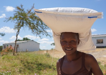 Food distribution in Shamva district, Zimbabwe