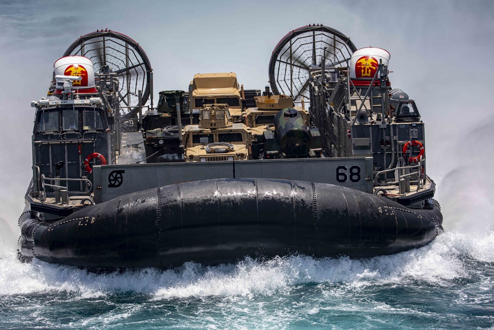 New York conducts LCAC operations