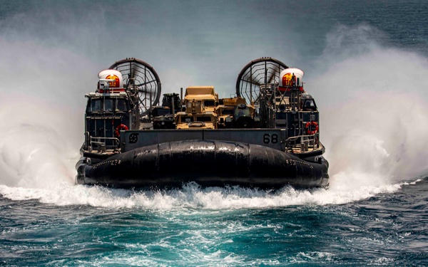 New York conducts LCAC operations