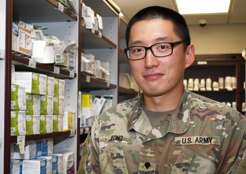 Fort Drum combat medic puts advanced education to work in Guthrie pharmacy