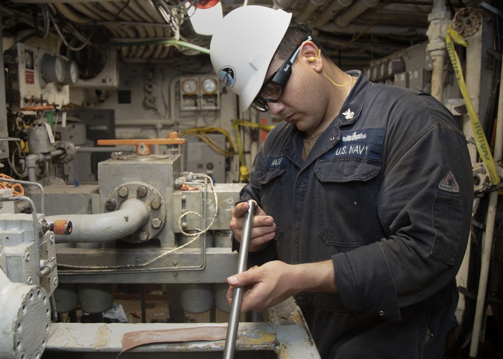 MARMC Overhauls MPDE Clutch Aboard USS Gunston Hall (LSD 44)