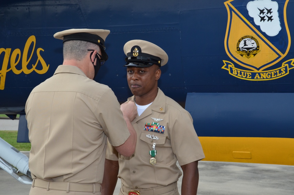 Blackmon's senior chief anchors removed before commissioning