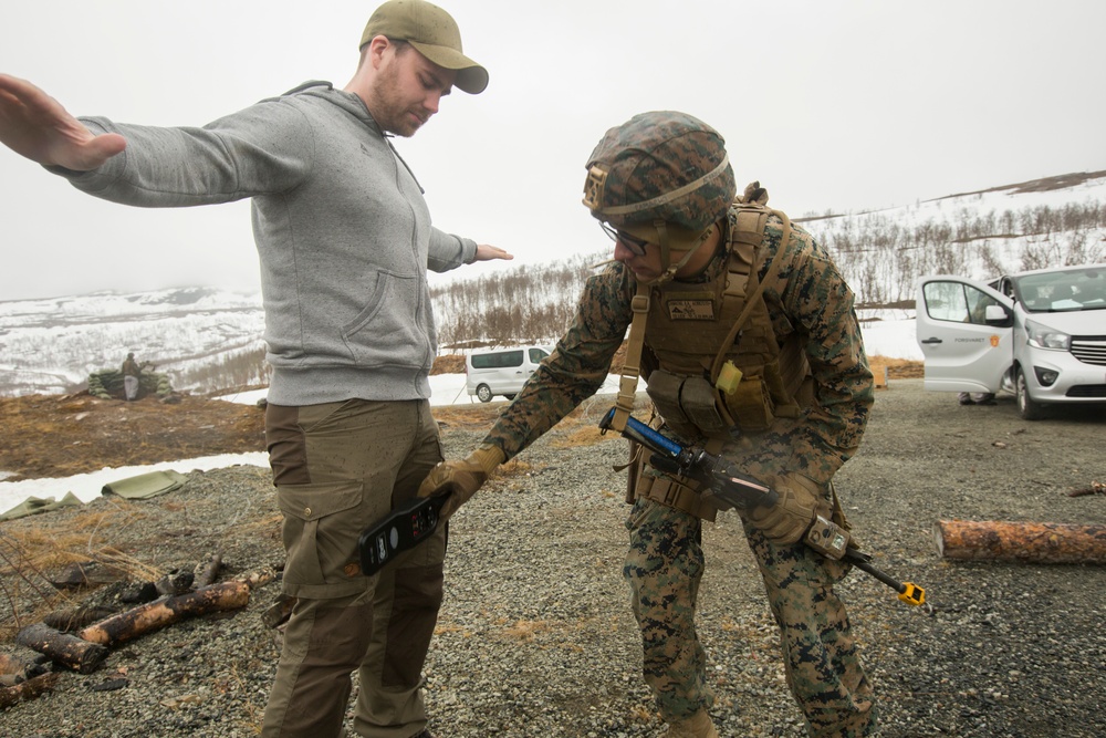 2nd LE BN trains with Norwegian Counterparts