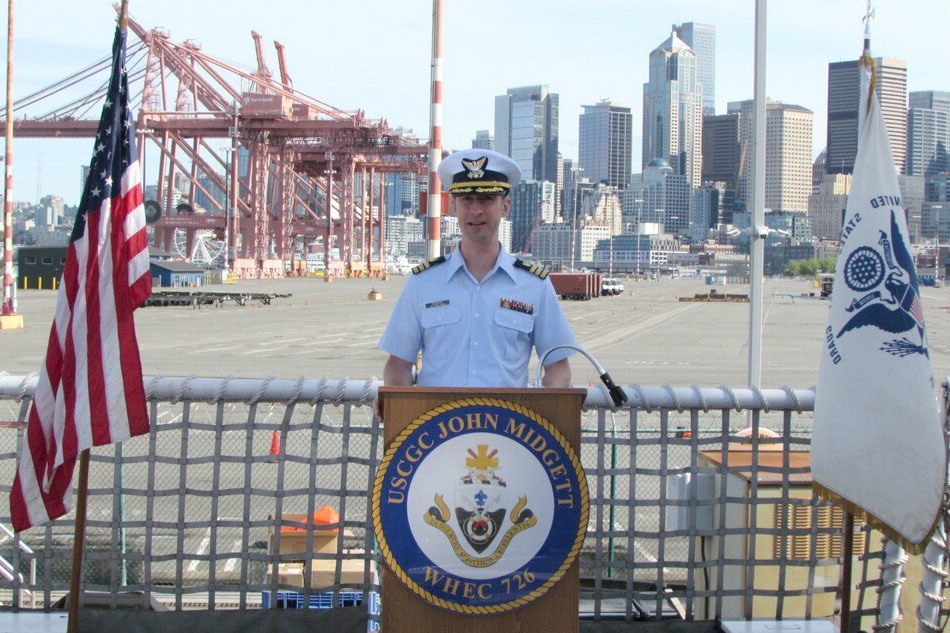 USCGC John Midgett (WHEC-726) transfers command