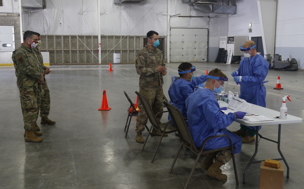 Maj. Gen. Paul Knapp, Wisconsin’s Adjutant General, Visits Specimen Collection Site in Antigo, Wis.