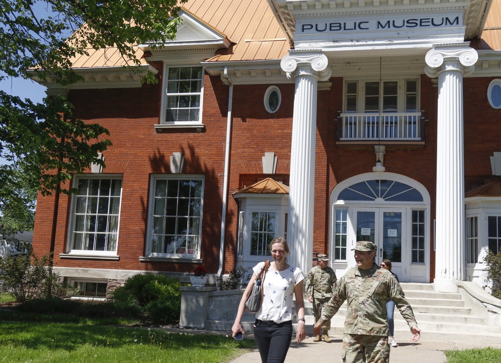 Maj. Gen. Paul Knapp, Wisconsin’s Adjutant General, Visits Specimen Collection Site in Antigo, Wis.