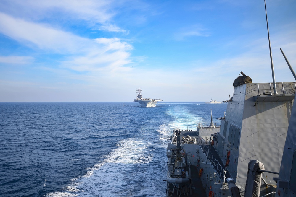 CSG 11 Ships Sail in Formation