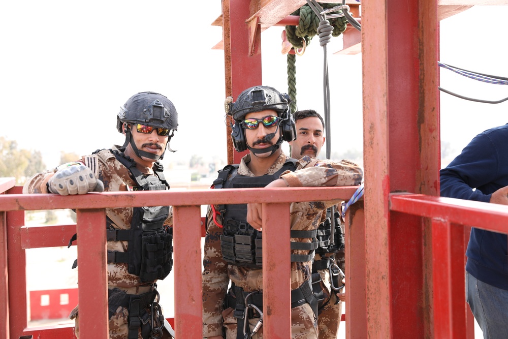 CTS Rappelling Course