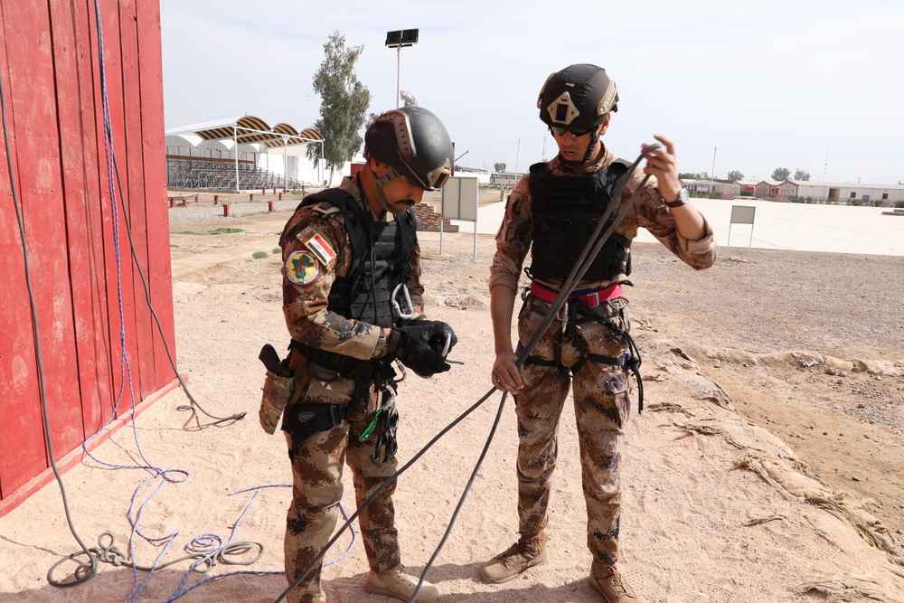 CTS Rappelling Course