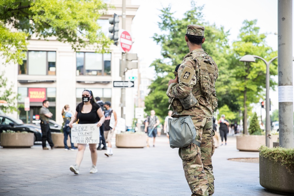 Indiana National Guard Soldiers Assist Local Law Enforcement Near White House