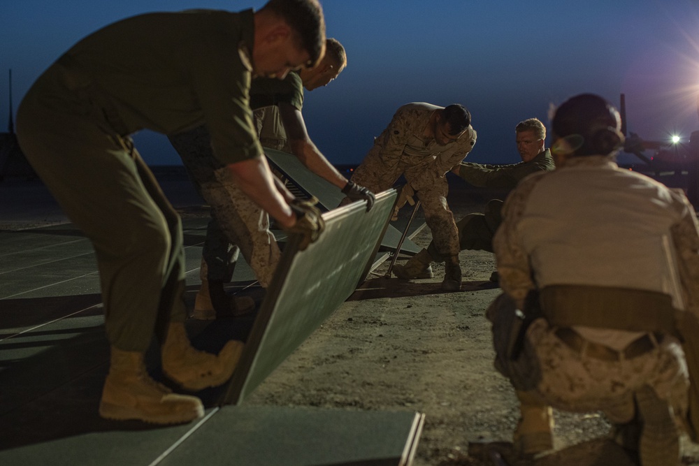 SPMAGTF-CR-CC 20.2: MWSS-371 Install AM-2 Matting