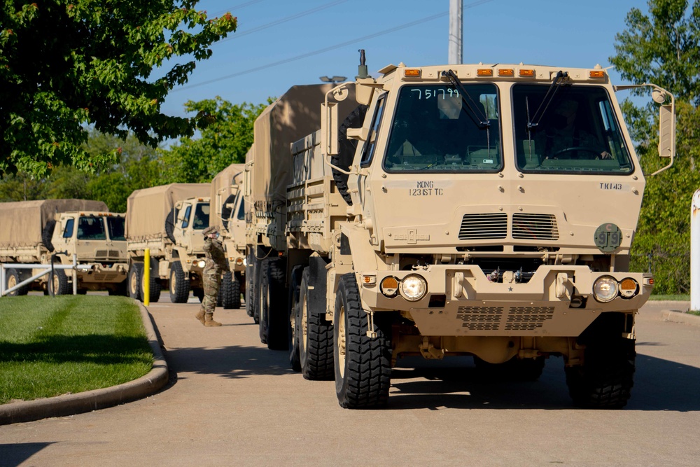 Soldiers transport donated groceries