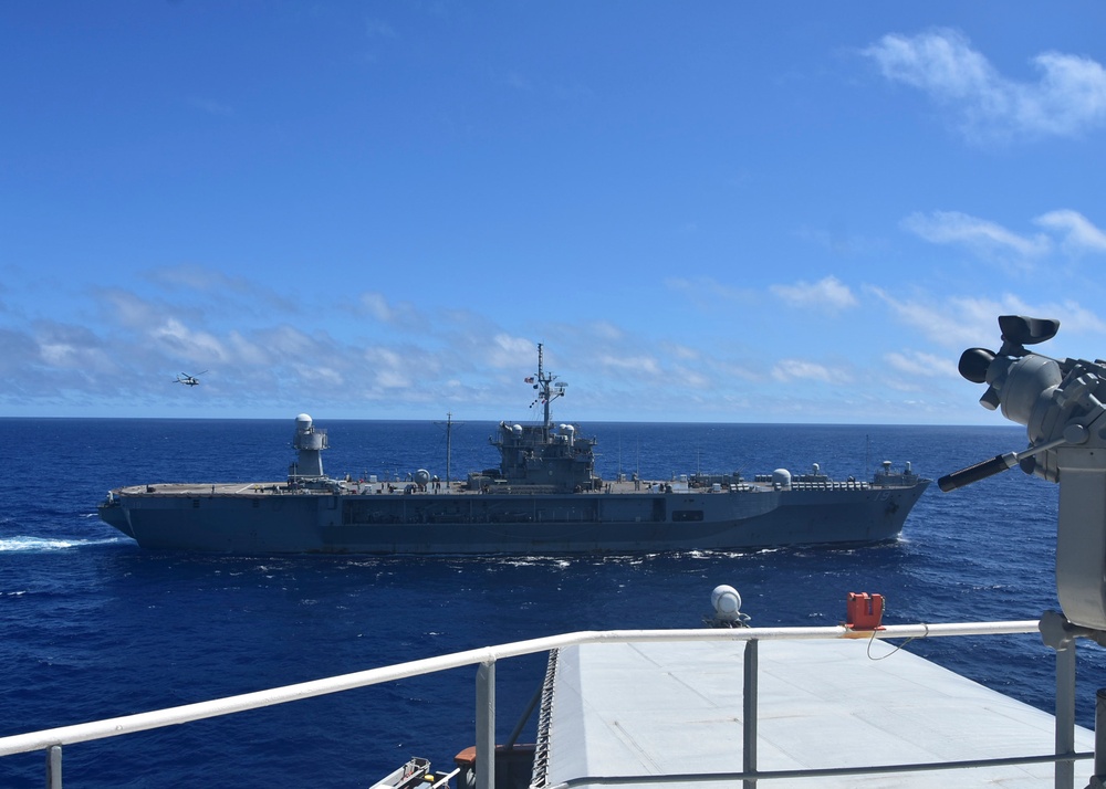 USNS Tippecanoe (T-AO 199) Conducts Replenishment-at-Sea with USS Blue Ridge (LCC 19)