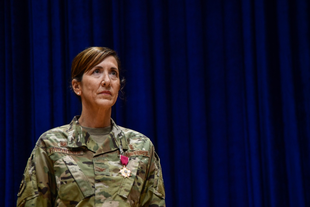 386 EMDG Change of Command, Finkbeiner to Modra