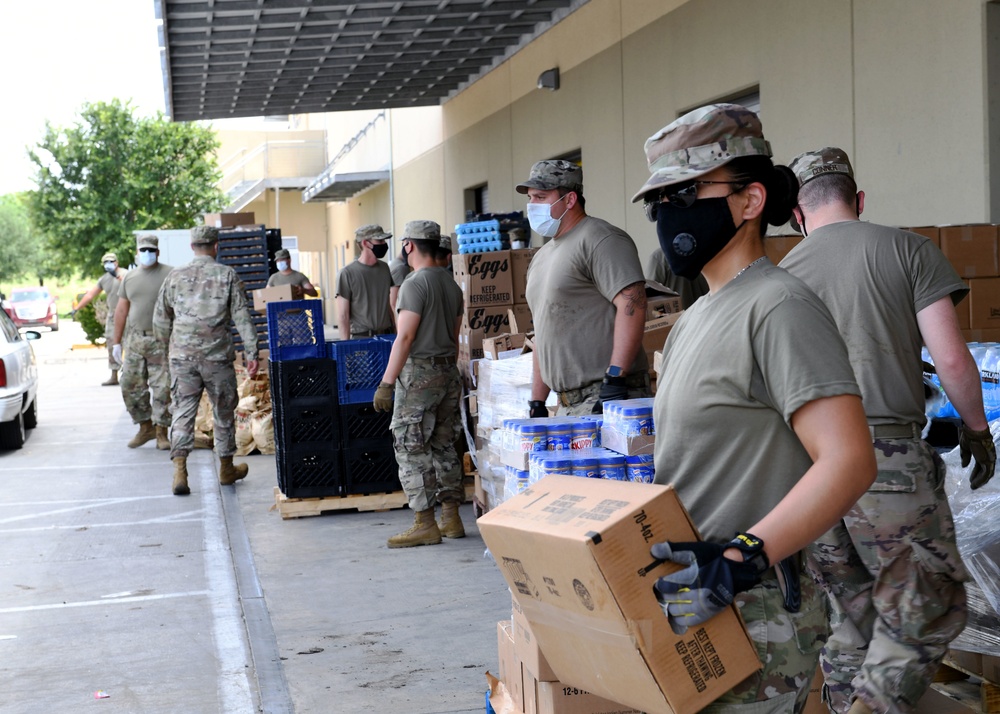 Texas Guardsmen support food bank distribution