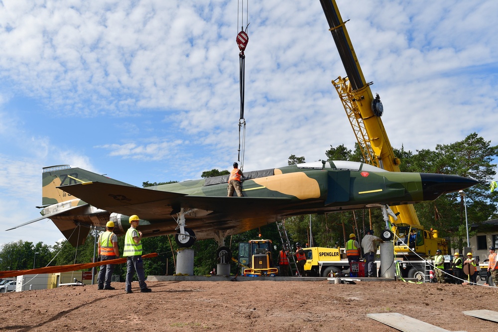 Illuminating history: F-4 Phantom II restoration