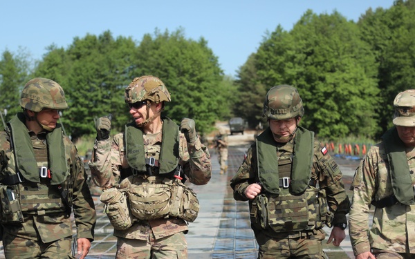 Polish, U.S. Allies conduct joint river crossing mission