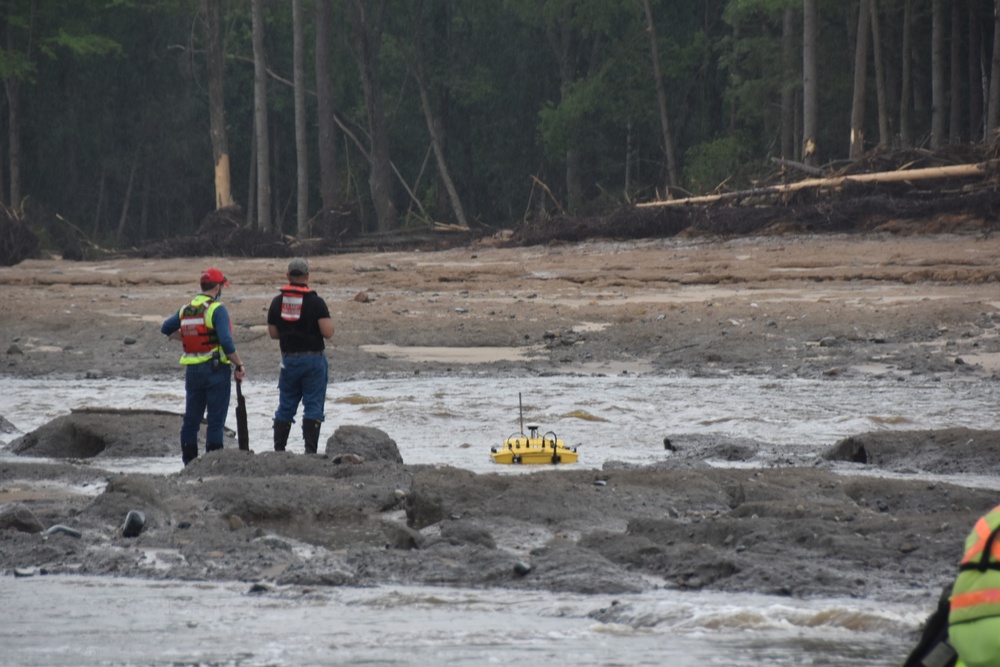 Engineers Measure Depth of New River Channel Following Michigan Dam Failure