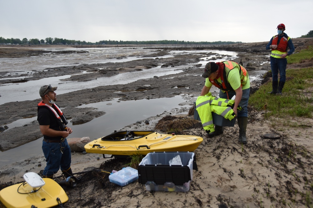 Engineers Measure Depth of New River Channel Following Michigan Dam Failure