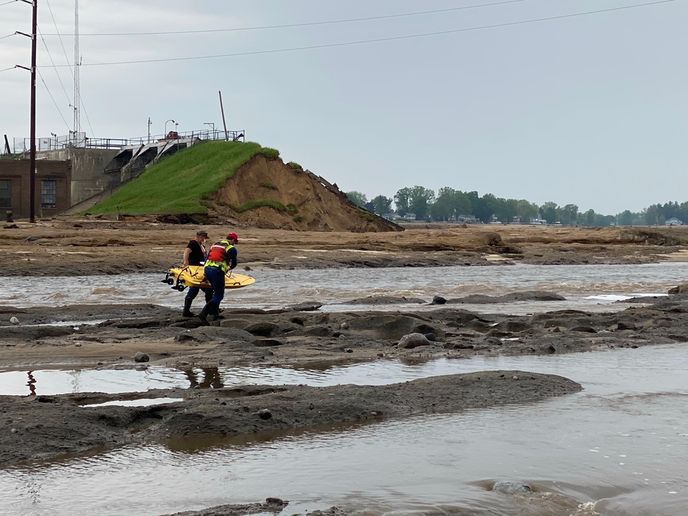 Engineers Measure Depth of New River Channel Following Michigan Dam Failure