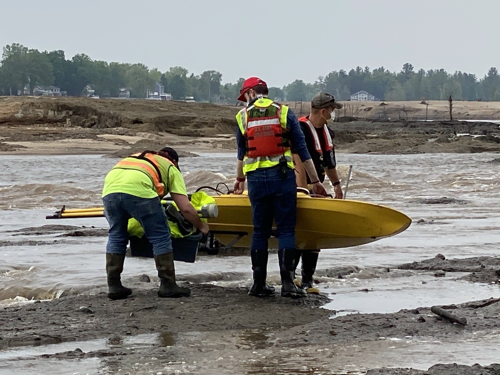 Engineers Measure Depth of New River Channel Following Michigan Dam Failure