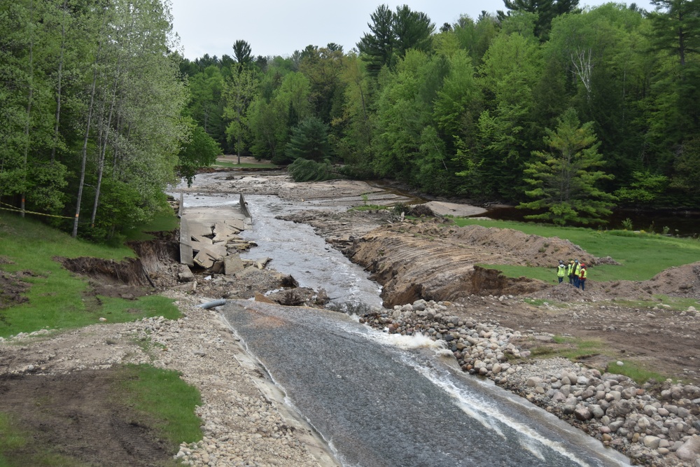 Engineers Inspect Failed Forest Lake Spillway Following Michigan Flooding