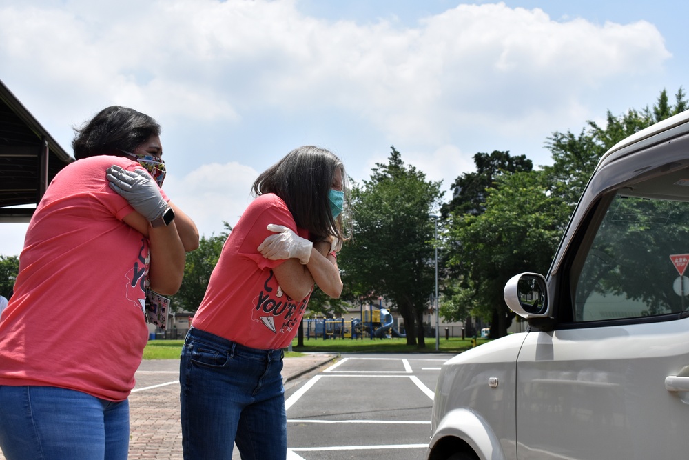 Arnn Elementary, undaunted by COVID-19, safely shows school spirit