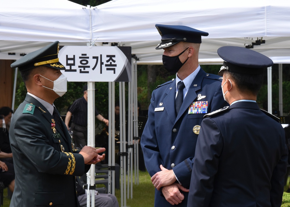 Wolf Pack leaders honor Korean Memorial Day